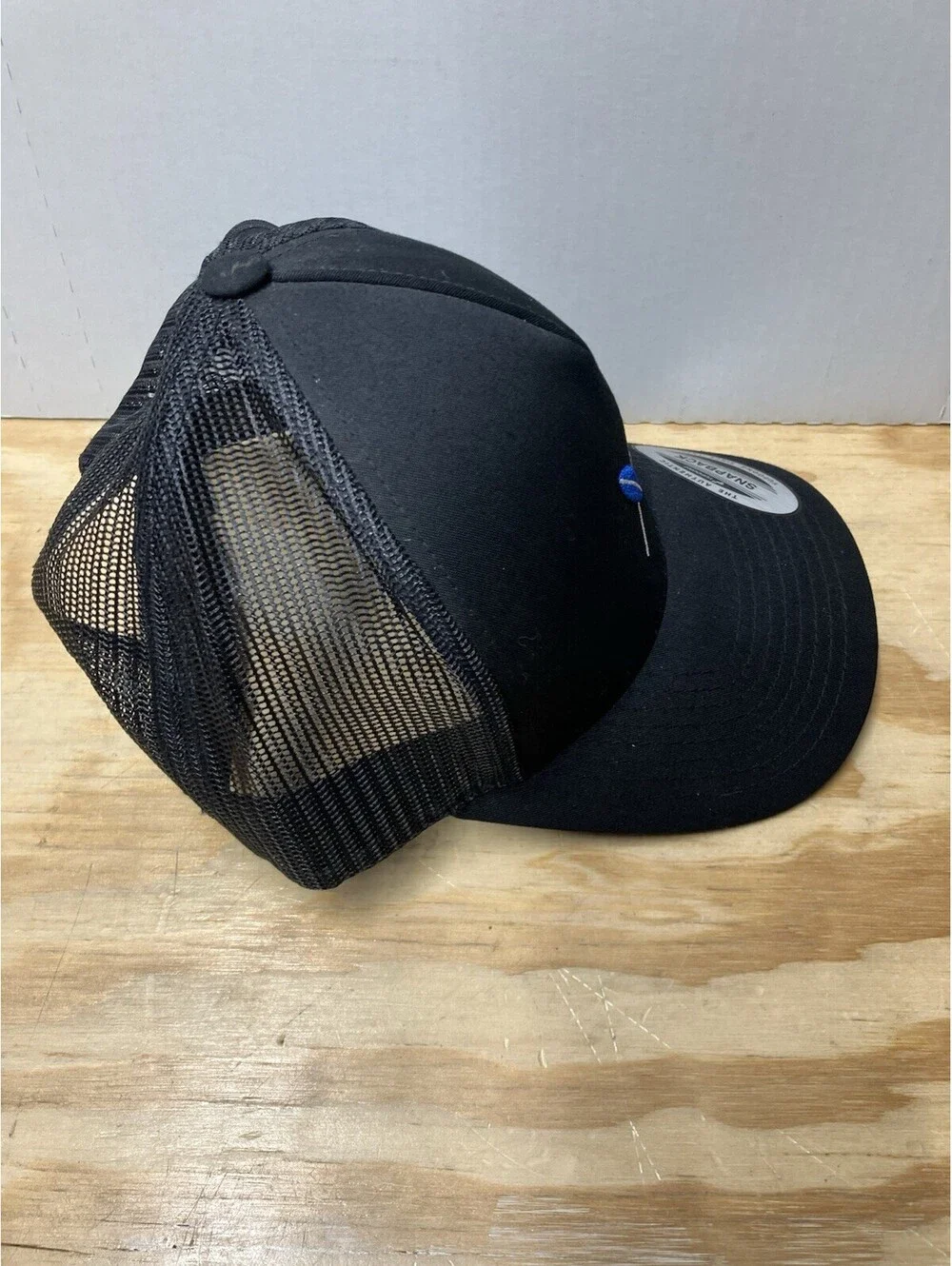 Surf & Turf Golf Snapback Cap Trucker Hat Yupoong NWT In Black/Blue